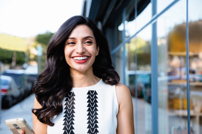Adult_Woman_with_Invisalign